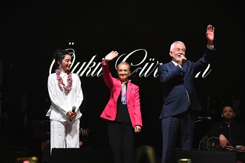 En güzel şarkılarını Ispartalılar için seslendirdi